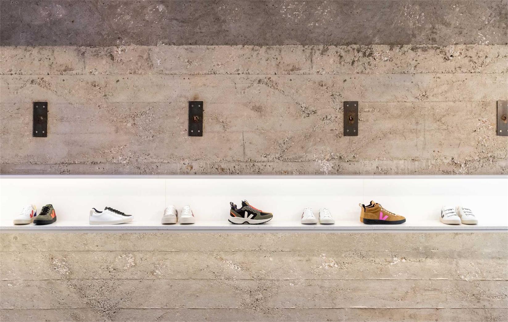 鞋店展示区墙面造型设计