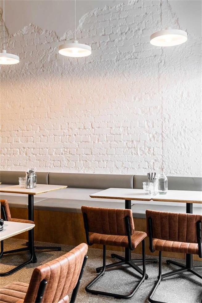 咖啡厅白色砖墙设计特写
