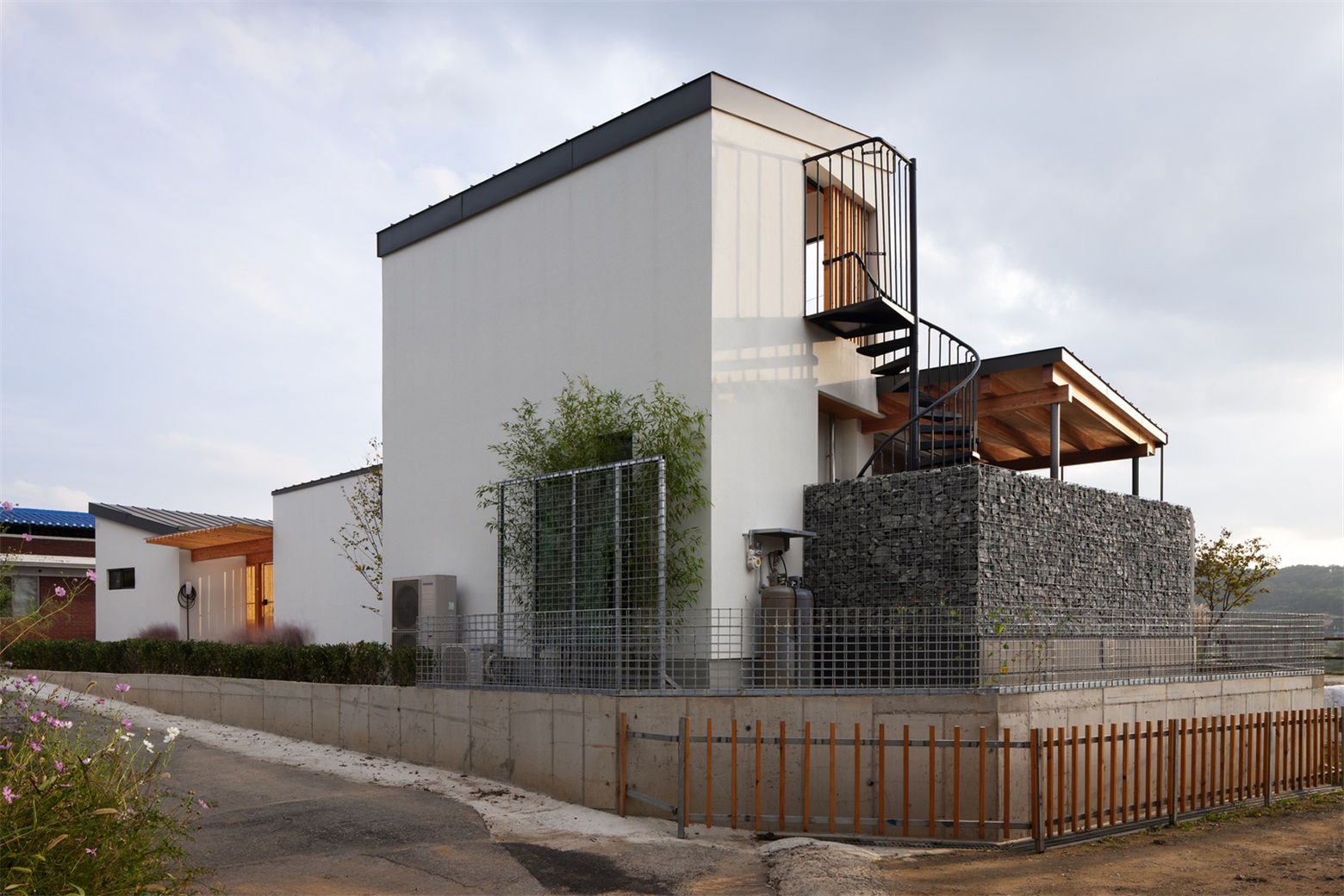 木制建筑的现代性河边新型乡村住宅设计 - 戈者设计 | 戈者设计