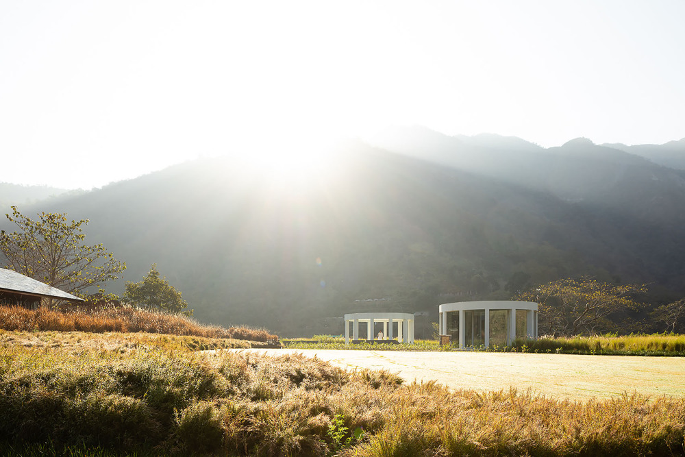 循古筑境枕山望河喜马拉雅山地度假民宿设计